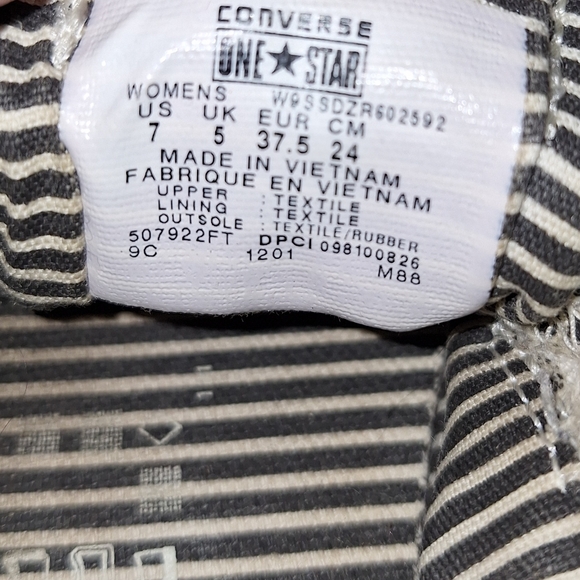 Converse One Star Slip-ons - Picture 3 of 3